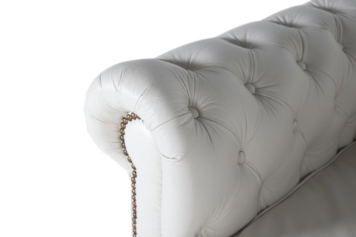 GINER Y COLOMER Sillón Chester uniplaza tapizado en piel natural acabado blanco